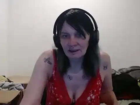 Snapshot of Hotmodel1984 chatting on July 1, 2:13 am Hotmodel1984 online show from July 1, 2:13 am
