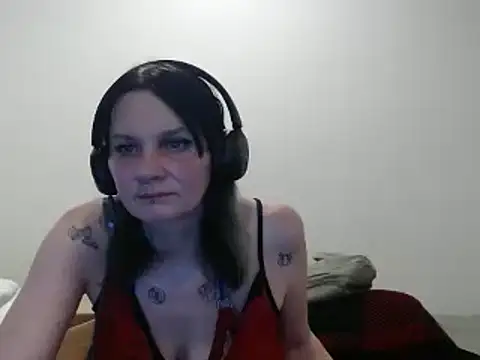 Snapshot of Hotmodel1984 chatting on July 6, 2:41 am Hotmodel1984 online show from July 6, 2:41 am
