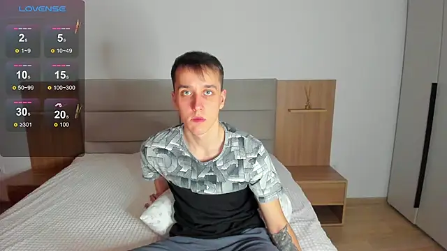 Snapshot of your_super_hero chatting on February 24, 3:20 pm your super hero online show from February 24, 3:20 pm