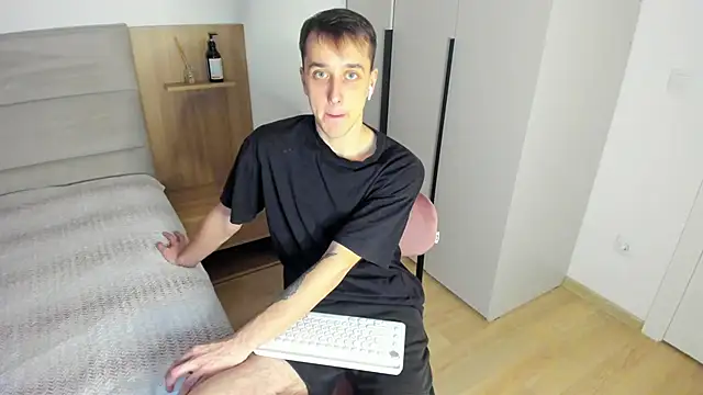 Snapshot of your_super_hero chatting on March 3, 3:19 am your super hero online show from March 3, 3:19 am