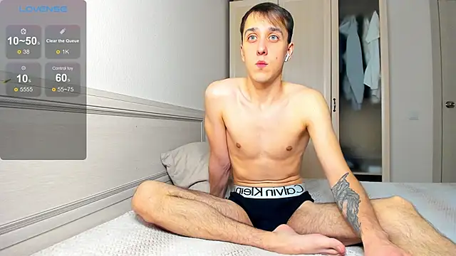 Snapshot of your_super_hero chatting on November 20, 2:23 am your super hero online show from November 20, 2:23 am