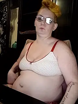 Snapshot of Mellyjellygoddess420 chatting on June 18, 10:52 am Mellyjellygoddess420 online show from June 18, 10:52 am