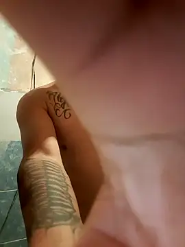 Snapshot of Elcabezhupas97 chatting on October 26, 3:29 pm Elcabezhupas97 online show from October 26, 3:29 pm