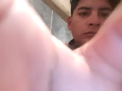 Snapshot of Elcabezhupas97 chatting on February 27, 10:04 am Elcabezhupas97 online show from February 27, 10:04 am