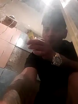 Snapshot of Elcabezhupas97 chatting on March 8, 9:24 am Elcabezhupas97 online show from March 8, 9:24 am