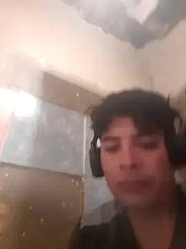 Snapshot of Elcabezhupas97 chatting on March 15, 9:37 am Elcabezhupas97 online show from March 15, 9:37 am