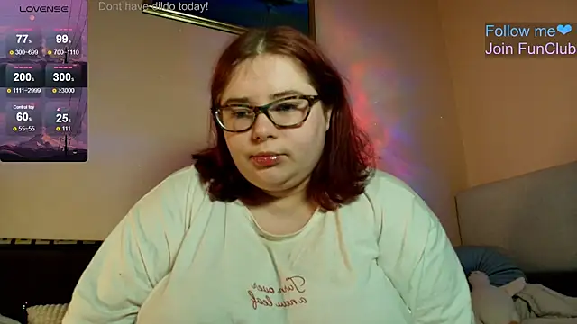 Lily lu one online show from December 5, 1:25 am