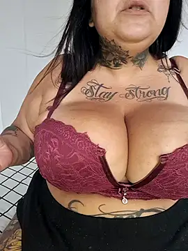 Snapshot of turbinada301 chatting on December 1, 5:18 pm turbinada301 online show from December 1, 5:18 pm