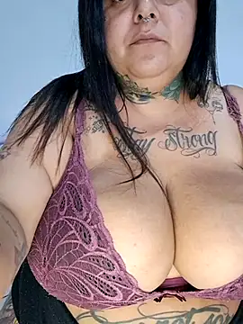 Snapshot of turbinada301 chatting on December 18, 8:04 pm turbinada301 online show from December 18, 8:04 pm