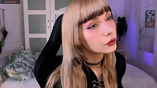 Cherry Bite online show from November 13, 9:47 pm