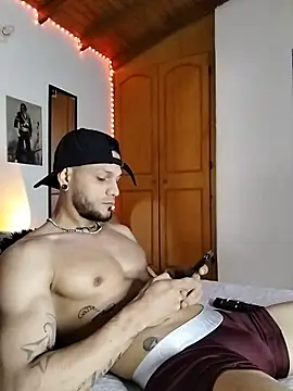 Snapshot of morenosiam chatting on February 7, 4:49 am morenosiam online show from February 7, 4:49 am