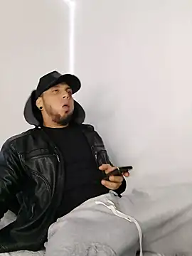 Snapshot of morenosiam chatting on March 9, 5:22 am morenosiam online show from March 9, 5:22 am