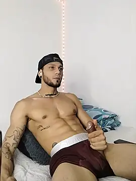 Snapshot of morenosiam chatting on March 16, 5:44 am morenosiam online show from March 16, 5:44 am