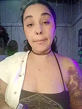 Snapshot of Fellyna chatting on November 3, 1:56 pm Fellyna online show from November 3, 1:56 pm