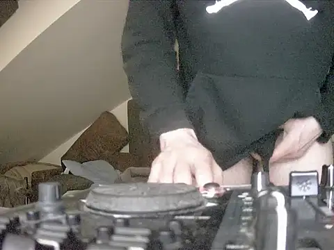 Snapshot of gryzoon chatting on February 15, 4:53 am gryzoon online show from February 15, 4:53 am