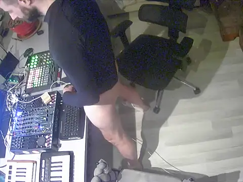 Snapshot of gryzoon chatting on February 20, 12:18 am gryzoon online show from February 20, 12:18 am