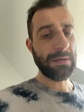 Snapshot of gryzoon chatting on February 25, 8:13 am gryzoon online show from February 25, 8:13 am