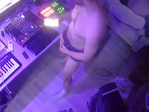 Snapshot of gryzoon chatting on March 10, 5:12 am gryzoon online show from March 10, 5:12 am