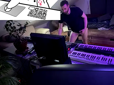 Snapshot of gryzoon chatting on March 24, 4:45 pm gryzoon online show from March 24, 4:45 pm