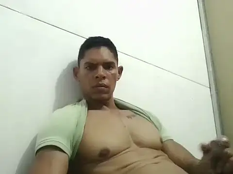 Snapshot of LatinoXXl23cm chatting on October 30, 6:41 pm LatinoXXl23cm online show from October 30, 6:41 pm