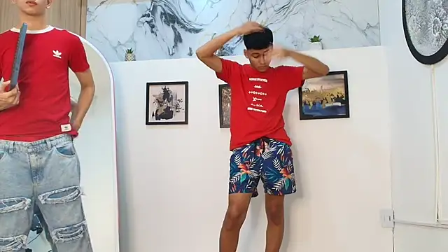 Snapshot of KING_OFF_BOYS chatting on December 13, 7:53 pm KING OFF BOYS online show from December 13, 7:53 pm