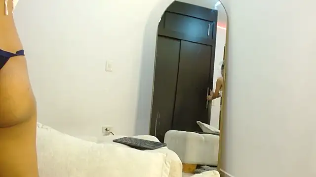 Snapshot of _tommy_and_anabel05 chatting on December 5, 4:10 am tommy and anabel05 online show from December 5, 4:10 am