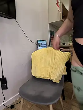  KissMyAss  online show from April 24, 11:51 pm