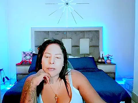Snapshot of indiantopaz694u chatting on March 19, 7:01 am indiantopaz694u online show from March 19, 7:01 am