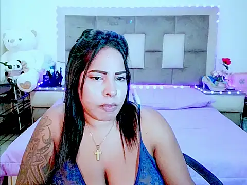 Snapshot of indiantopaz694u chatting on June 3, 2:33 pm indiantopaz694u online show from June 3, 2:33 pm