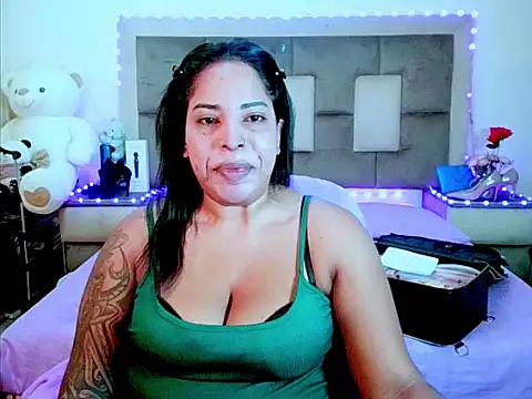 Snapshot of indiantopaz694u chatting on July 15, 5:23 am indiantopaz694u online show from July 15, 5:23 am