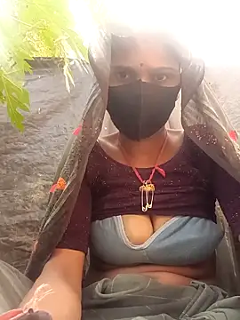 Snapshot of Chhavi_Chadha chatting on December 15, 7:01 am Chhavi Chadha online show from December 15, 7:01 am