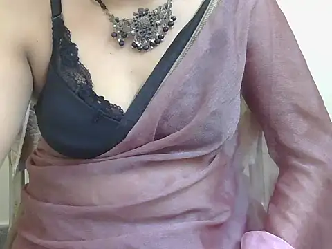 Snapshot of Lovely_Manvi chatting on October 2, 12:01 pm Lovely Manvi online show from October 2, 12:01 pm