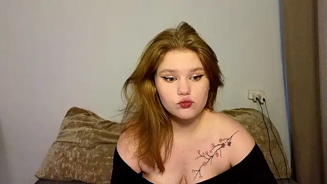 LaseyMoon online show from March 1, 6:04 am