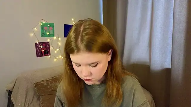 LaseyMoon online show from March 20, 4:50 am