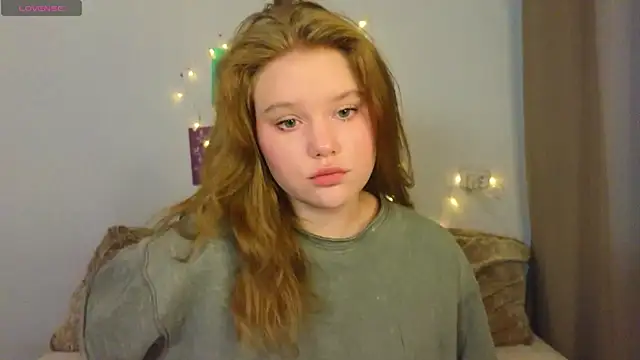 LaseyMoon online show from March 28, 9:09 am