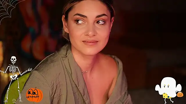 Snapshot of _Allie_ chatting on October 10, 5:06 am Allie online show from October 10, 5:06 am