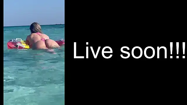 Snapshot of _Allie_ chatting on November 1, 5:42 am Allie online show from November 1, 5:42 am