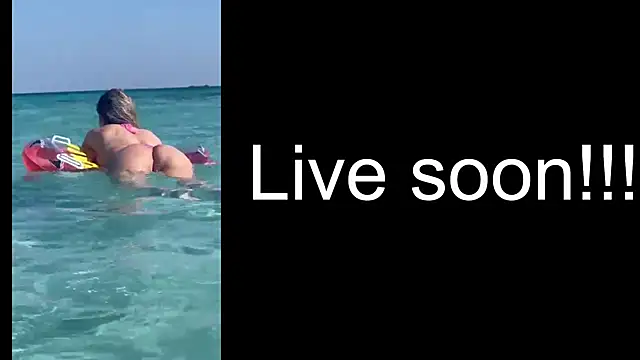 Snapshot of _Allie_ chatting on November 9, 6:33 am Allie online show from November 9, 6:33 am