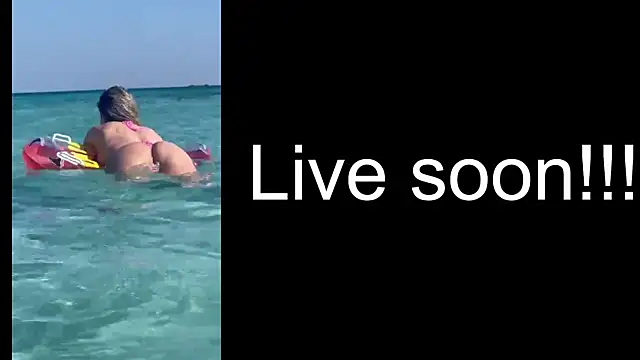 Snapshot of _Allie_ chatting on November 11, 5:29 am Allie online show from November 11, 5:29 am