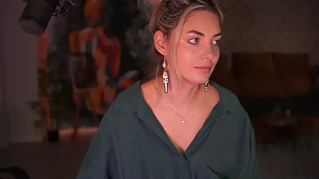 Snapshot of _Allie_ chatting on November 18, 5:56 am Allie online show from November 18, 5:56 am