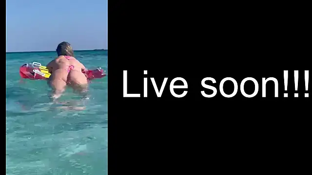 Snapshot of _Allie_ chatting on November 30, 5:33 am Allie online show from November 30, 5:33 am