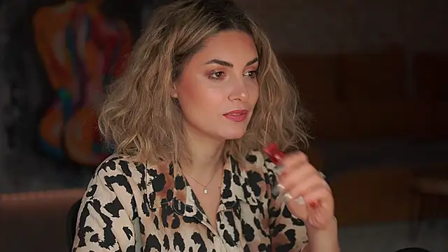 Snapshot of _Allie_ chatting on December 15, 11:03 am Allie online show from December 15, 11:03 am