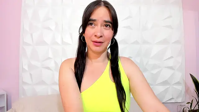 Snapshot of Valeriagomez_ chatting on March 15, 11:40 am Valeriagomez online show from March 15, 11:40 am