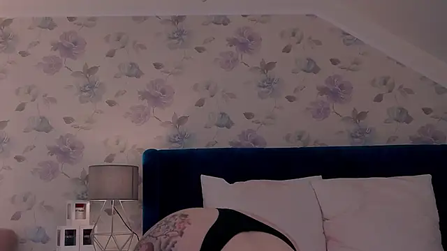 KailyKay online show from February 7, 7:06 pm