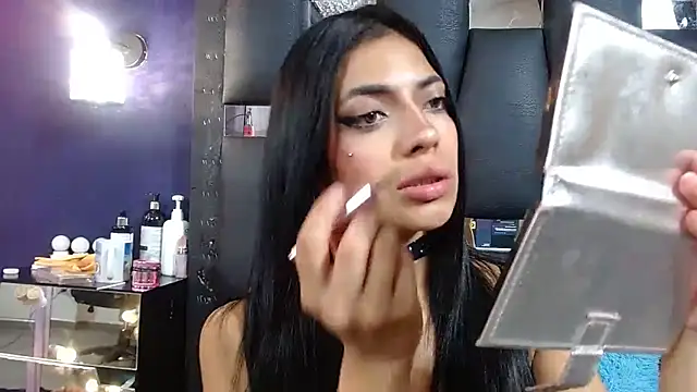 EMYCLARK01 online show from December 19, 7:32 pm