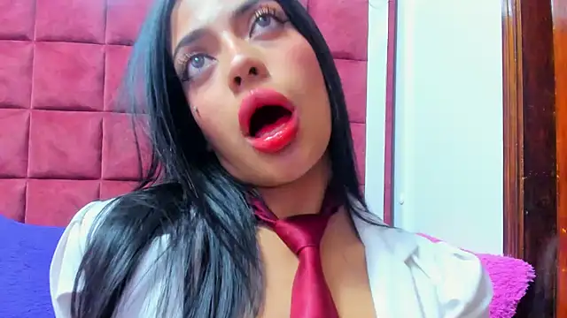 EMYCLARK01 online show from July 16, 4:29 am