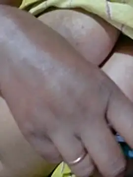 Snapshot of Disha2870 chatting on March 18, 2:47 am Disha2870 online show from March 18, 2:47 am