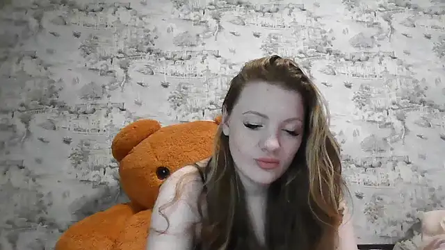 Snapshot of Eveline_May chatting on February 17, 1:07 pm Eveline May online show from February 17, 1:07 pm