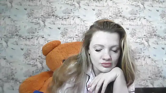 Snapshot of Eveline_May chatting on March 3, 12:55 pm Eveline May online show from March 3, 12:55 pm