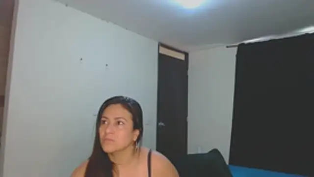 roxanasexy2025 online show from December 2, 12:32 pm